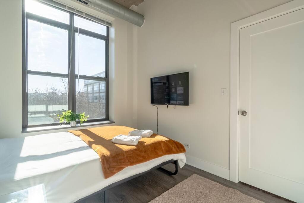 Mccormick Place 2Br Stylish Suite With Optional Parking And Gym For Up To 8 Guests Near Soldier Field And Grant Park Чикаго Экстерьер фото