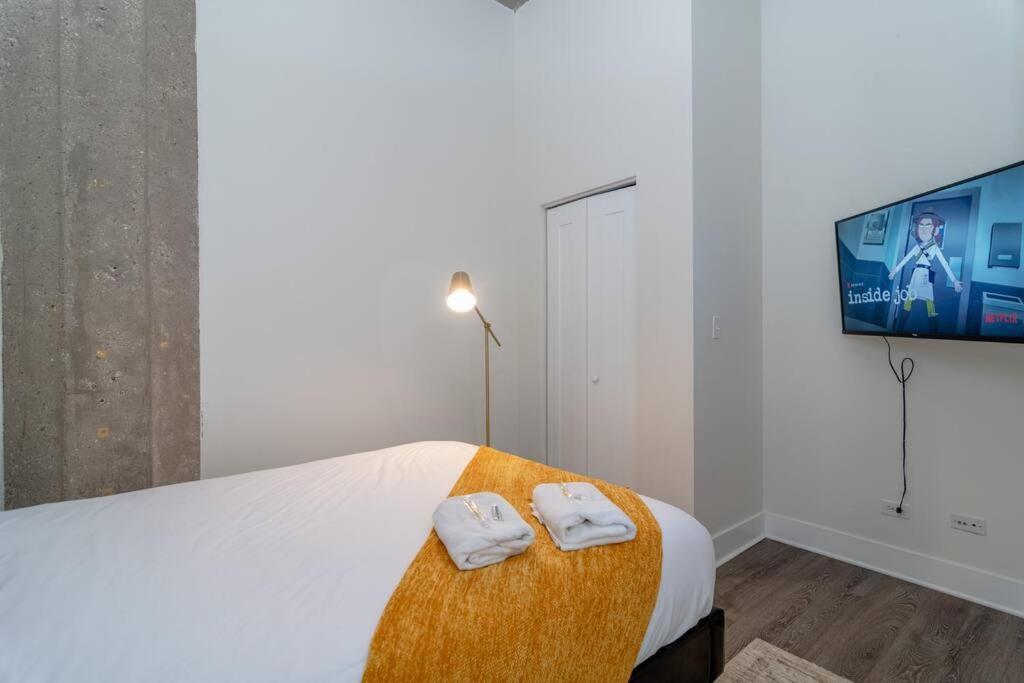Mccormick Place 2Br Stylish Suite With Optional Parking And Gym For Up To 8 Guests Near Soldier Field And Grant Park Чикаго Экстерьер фото