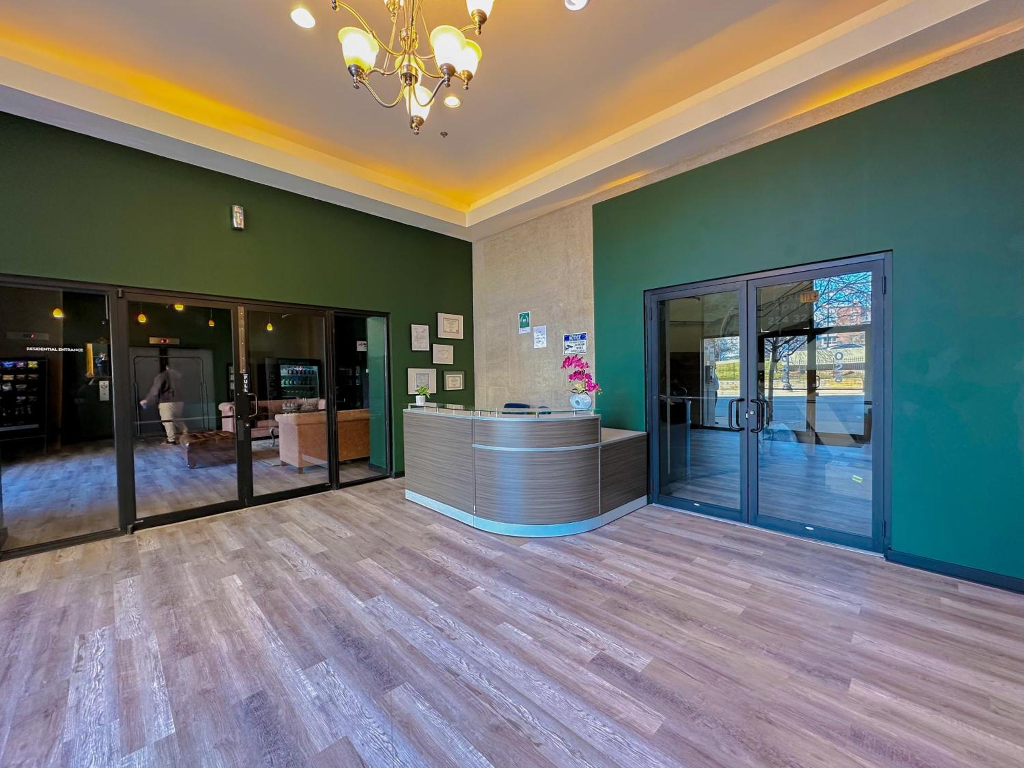 Mccormick Place 2Br Stylish Suite With Optional Parking And Gym For Up To 8 Guests Near Soldier Field And Grant Park Чикаго Экстерьер фото